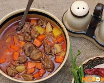 Суп гуляш из говядины по-венгерски – классический пошаговый рецепт с фото, как приготовить в домашних условиях