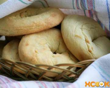 Рецепт приготовления вкусных и нежных сметанных куличиков в духовке с фото