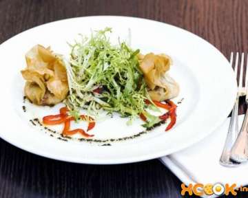 Рецепт приготовления теплого салата с козьим сыром и овощами с фото