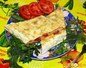 Сытный рулет из лаваша с колбасой и сыром – приготовление по простому рецепту с пошаговыми фото