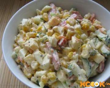 Нежный закусочный салат с колбасой огурцом и сыром – рецепт с пошаговыми фото, как приготовить с кукурузой и майонезом