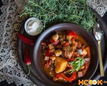 Гуляш из мяса с клецками по-венгерски – пошаговый рецепт с фото, как приготовить суп в домашних условиях