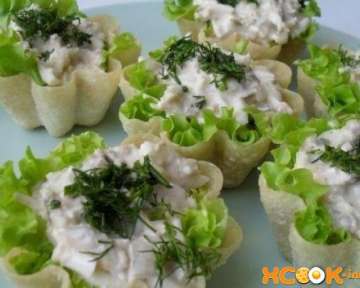 Вкусные тарталетки с тунцом – пошаговый фото рецепт приготовления закуски с начинкой из консервированной рыбы, огурцов, сыра и яиц