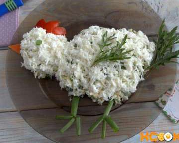 Пошаговый рецепт с фото приготовления новогоднего салата Петушок в домашних условиях