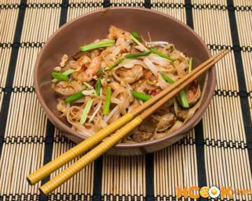 Пад Тай со свининой и креветками — рецепт с фото приготовления лапши по-тайски