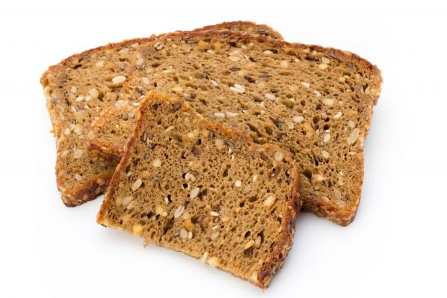 кусочки зернового хлеба