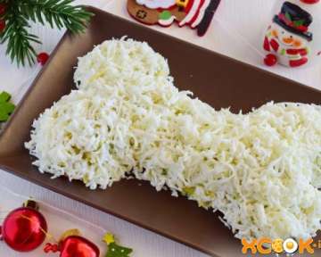 Салат «Собачья кость» — пошаговый фото рецепт приготовления с креветками и авокадо