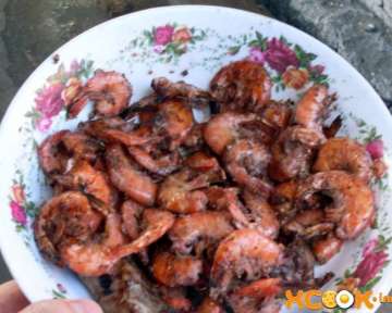 Шашлык из королевских креветок на мангале – пошаговый фото рецепт маринада и приготовления на решетке