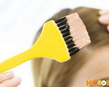 Окрашивание седых волос — профессиональными и народными средствами (особенности таких процедур)