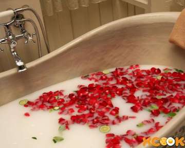 Молочная ванна Клеопатры – рецепт, а также показания и противопоказания к применению в домашних условиях