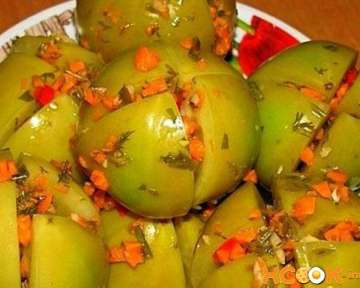 Квашеные зеленые помидоры, фаршированные чесноком и зеленью, — рецепт с фото приготовления томатов