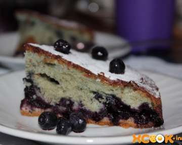 Пышная шарлотка с черникой – пошаговый рецепт с фото, как испечь пирог в духовке в домашних условиях