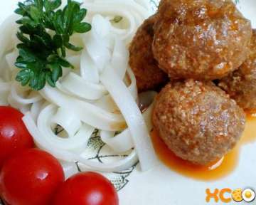 Пошаговый рецепт приготовления вкусных мясных фрикаделек с подливкой в мультиварке с фото