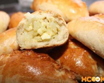 Вкусный рецепт приготовления пирожков со свежей капустой и яйцом в духовке из дрожжевого теста с пошаговыми фото