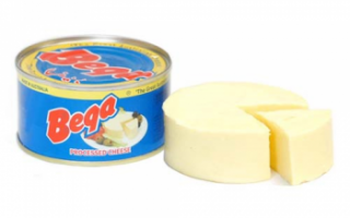 Особенности консервированного сыра, его полезные качества и противопоказания; как выбрать и хранить такой продукт
