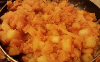 Тушеная свежая капуста с картошкой на сковороде — вкусный рецепт приготовления с фото