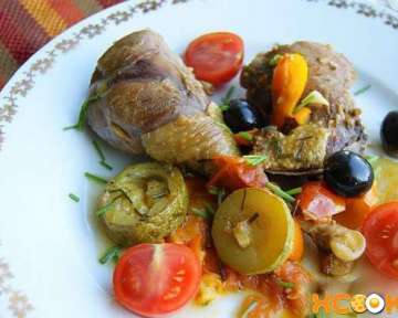 Рецепт с пошаговыми фото приготовления в домашних условиях тушеного молодого петуха