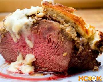 Говядина Веллингтон в слоеном тесте — рецепт с фото приготовления английского блюда