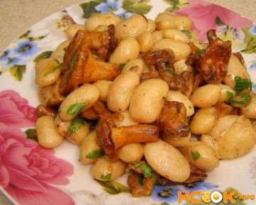 Рецепт приготовления вкусного соте из фасоли с жареными грибами лисичками в домашних условиях с фото
