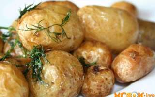Как правильно и лучше всего варить молодую картошку в мундире в кастрюле? Сколько нужно варить картофель в мультиварке и микроволновке?