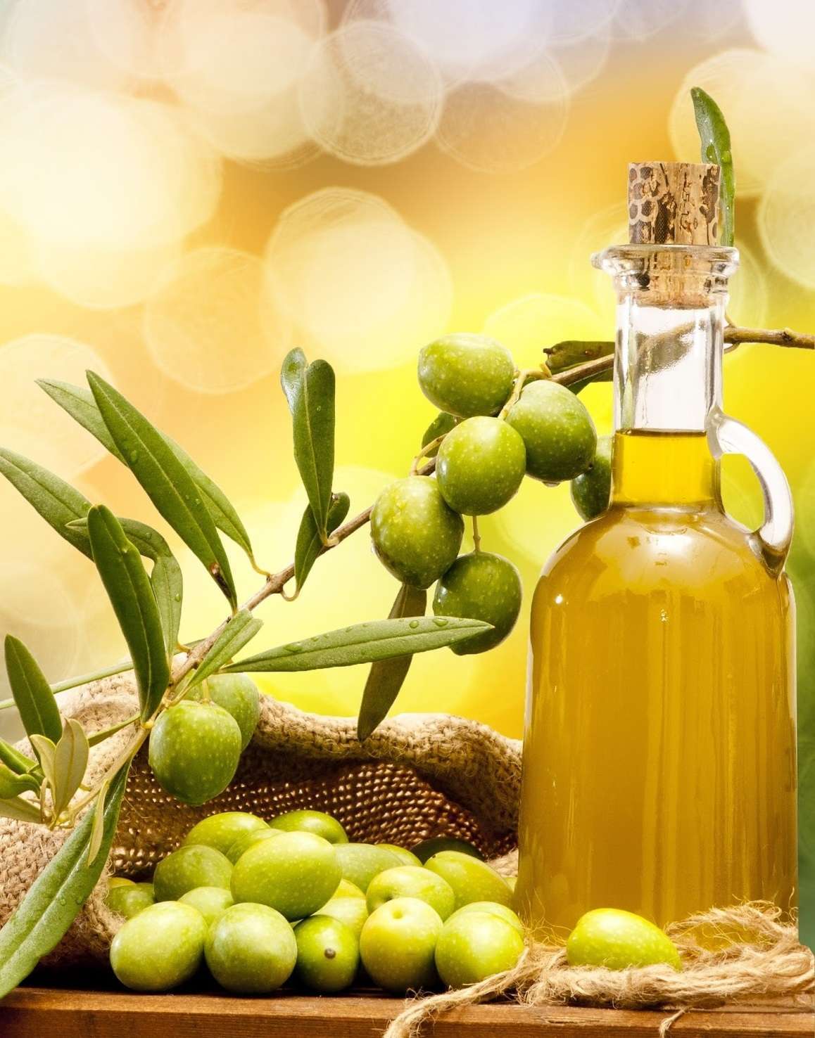 Чистка оливковым маслом. Олив Ойл масло оливковое. Olive Oil масло оливковое. Масло жожоба оливковое. Оливки и оливковое масло.