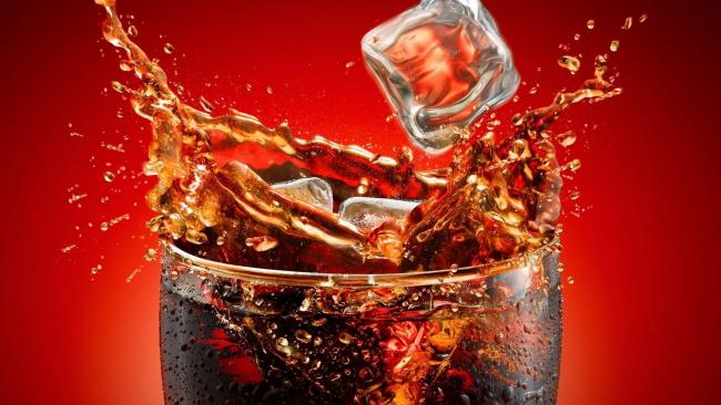 кока-кола со льдом