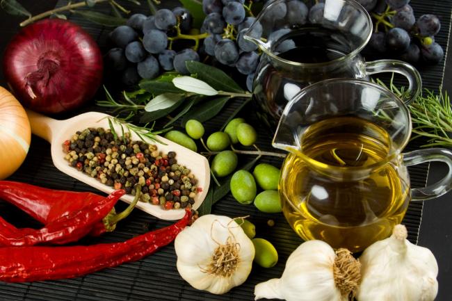 фрукты овощи и оливковое масло