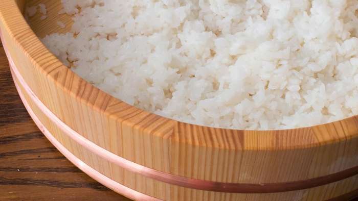 варка риса в кастрюле