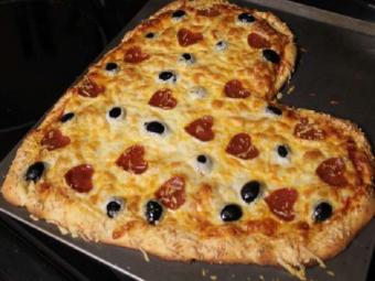 пицца в форме сердца