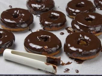 американские шоколадные пончики донатс