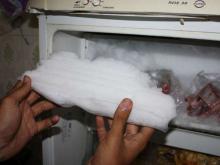 лед в морозильной камере